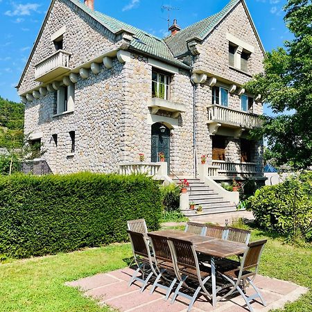 La Maison Au Toit Vert Еспалион Екстериор снимка