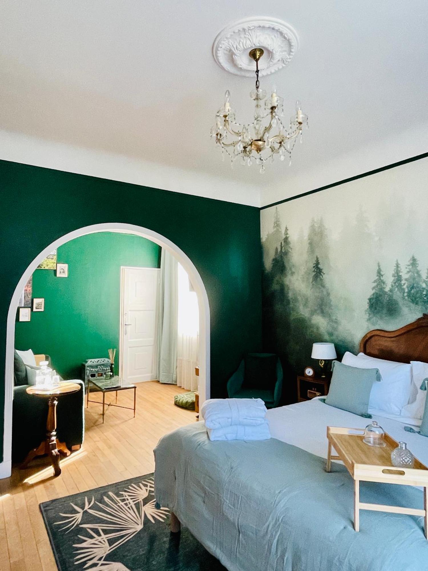 La Maison Au Toit Vert Еспалион Екстериор снимка