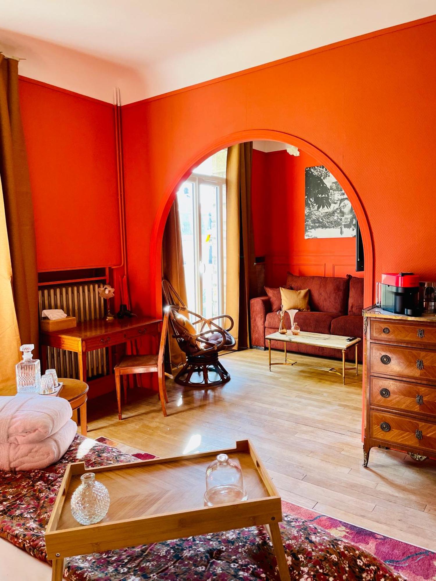 La Maison Au Toit Vert Еспалион Екстериор снимка