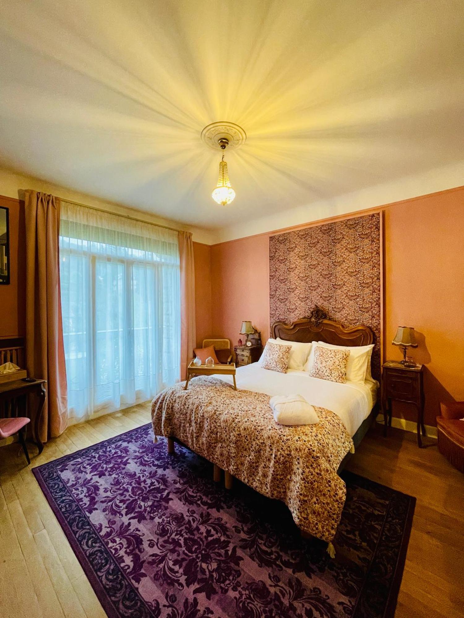 La Maison Au Toit Vert Еспалион Екстериор снимка