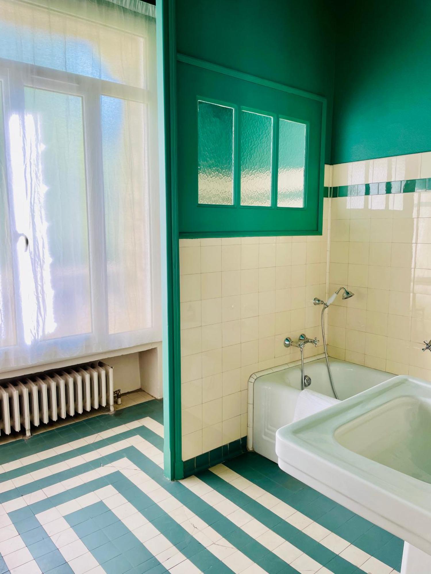 La Maison Au Toit Vert Еспалион Екстериор снимка